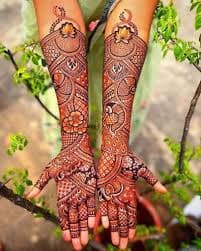 Mehndi Artist